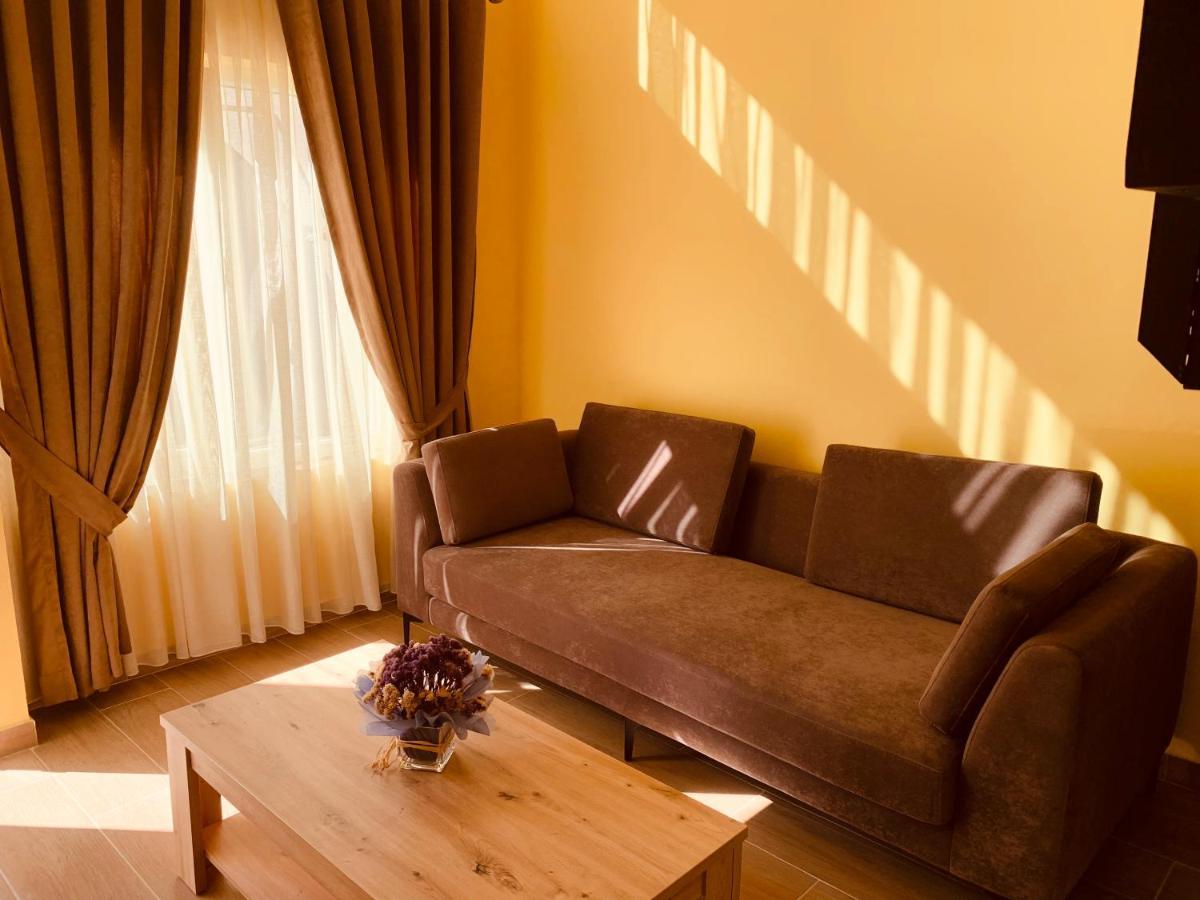 Auto Tana Guest House Тирана Екстериор снимка