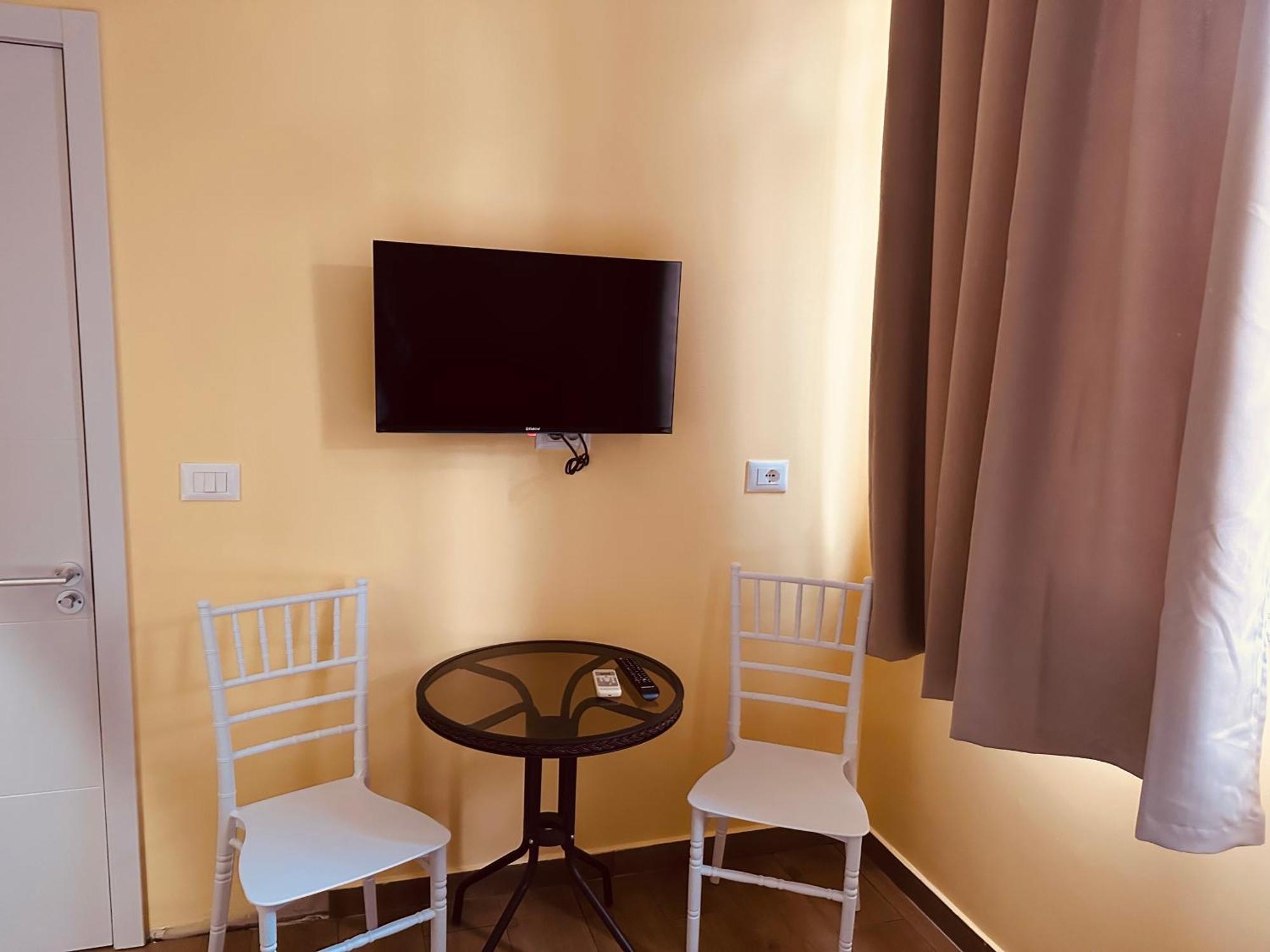 Auto Tana Guest House Тирана Екстериор снимка
