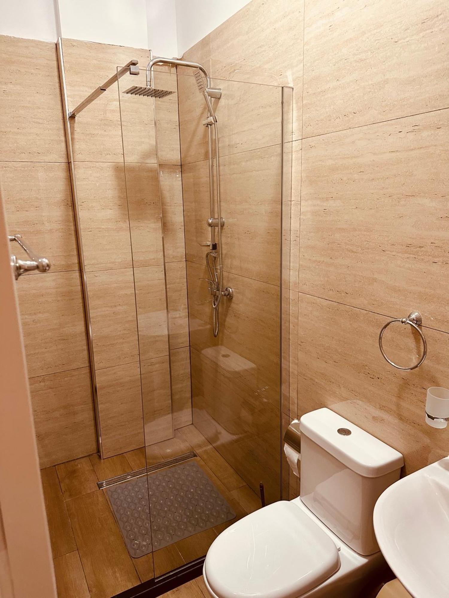 Auto Tana Guest House Тирана Екстериор снимка