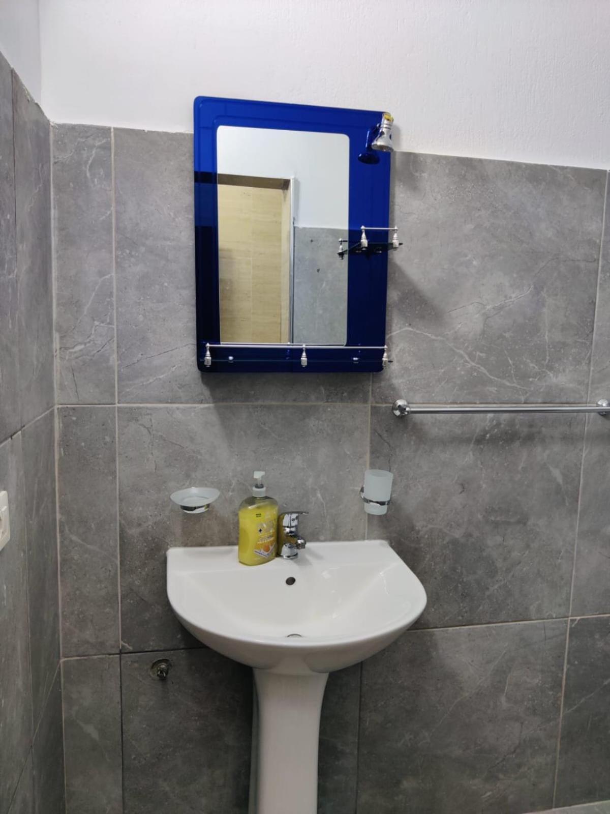 Auto Tana Guest House Тирана Екстериор снимка