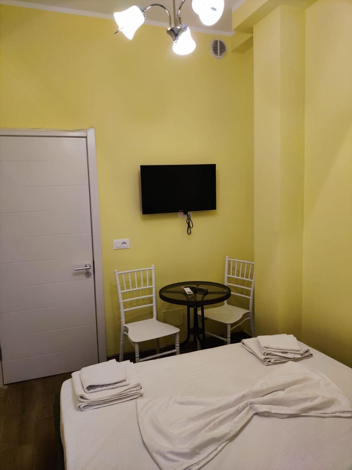 Auto Tana Guest House Тирана Екстериор снимка